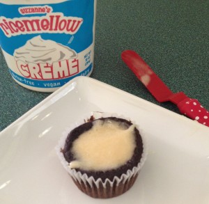 In Johnnas Kitchen s'more cupcake with ricemellow creme