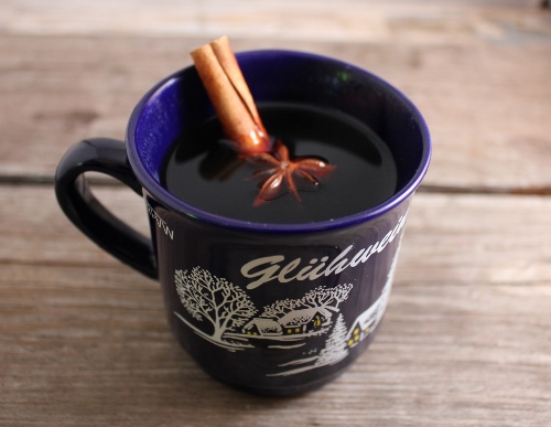 https://injohnnaskitchen.com/wp-content/uploads/2013/12/gluhwein-mug-500x387.jpg