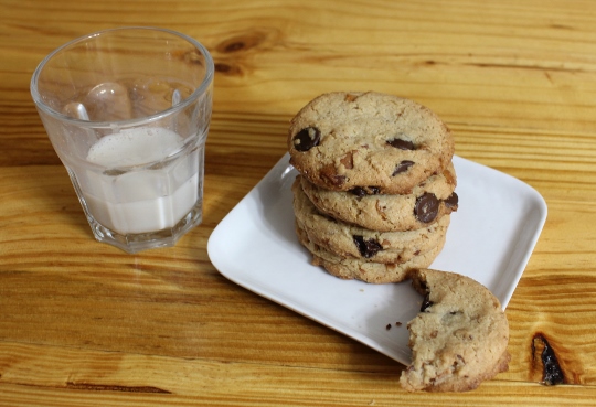 Bourbon Bacon Chocolate Chip Cookies | In Johnna's Kitchen