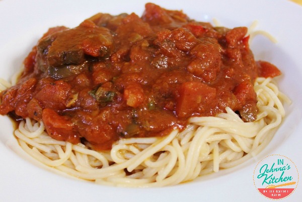 Red Wine Tomato Basil Pasta Sauce - In Johnna's Kitchen