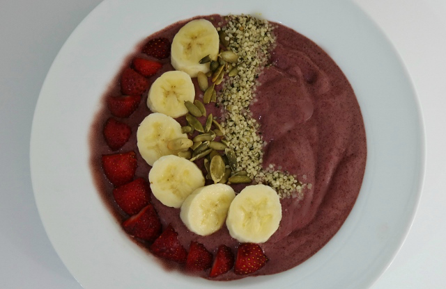 Dairy Free Acai Smoothie Bowl Recipe • The Candid Cooks