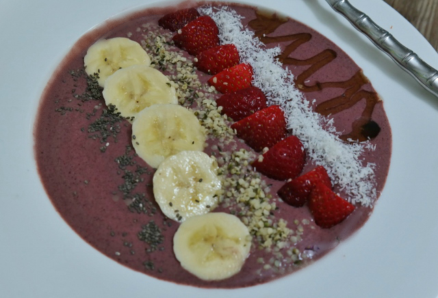 Acai Smoothie Bowl (Vegan and Gluten Free) - Lexi's Clean Kitchen