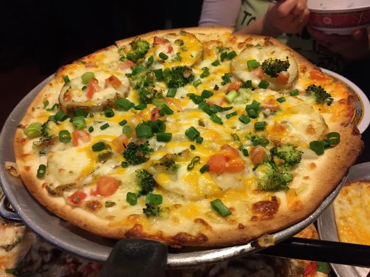 Fong's Pizza and Tiki Bar, Des Moines, IA | In Johnna's Kitchen, gluten-free dining