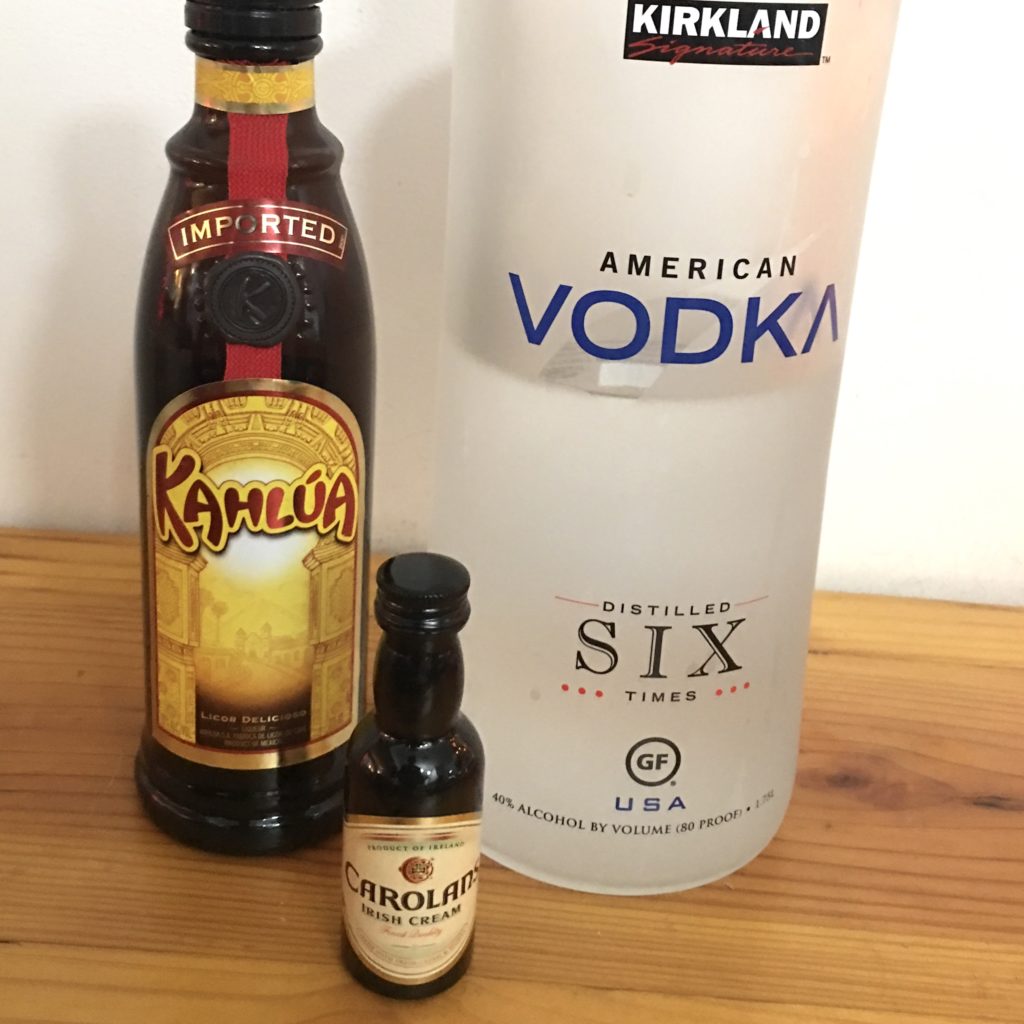 Boozy Advent Mudslide Cocktail | In Johnna's Kitchen